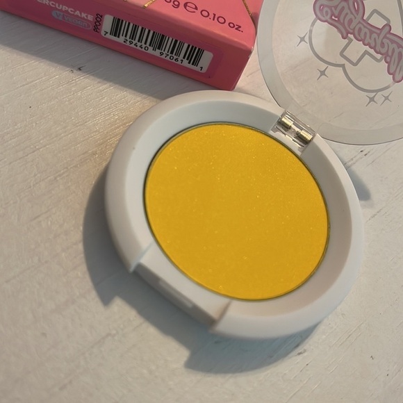 Sugarpill pressed poweder eyeshadow buttercup cake 3.5g - Picture 6 of 6